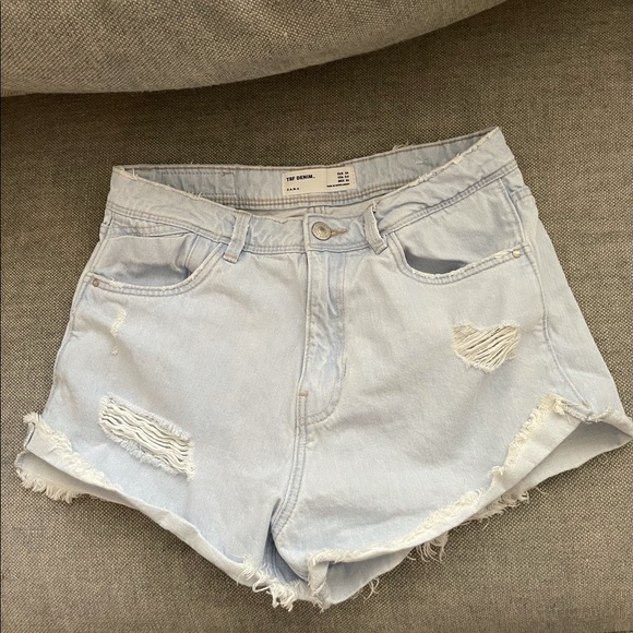 Zara Pants - Zara TRF Denim High Rise Distressed Shorts
